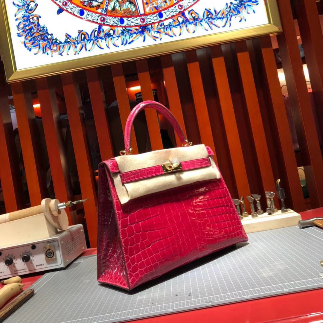 爱马仕Kelly包包 Hermes极度紫亮光尼罗鳄鱼皮凯莉包28CM 金扣