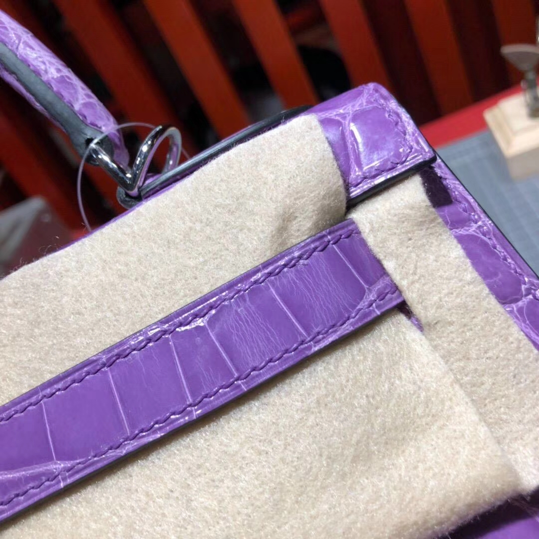 爱马仕新款凯莉包 Hermes Kelly28CM 薰衣草紫亮光尼罗鳄鱼皮 银扣