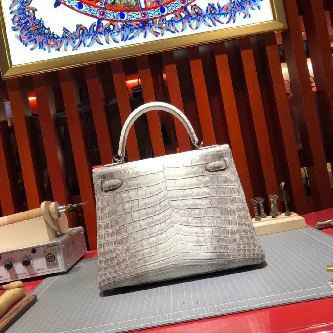 爱马仕凯莉包价格 Hermes Kelly28CM 喜马拉雅色亚光鳄鱼皮 银扣