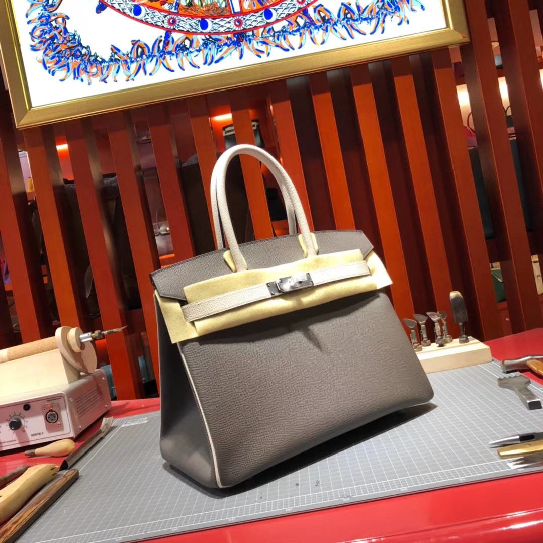 爱马仕铂金包价格 Hermes铁灰拼奶昔白原厂掌纹牛皮Birkin30CM 银扣