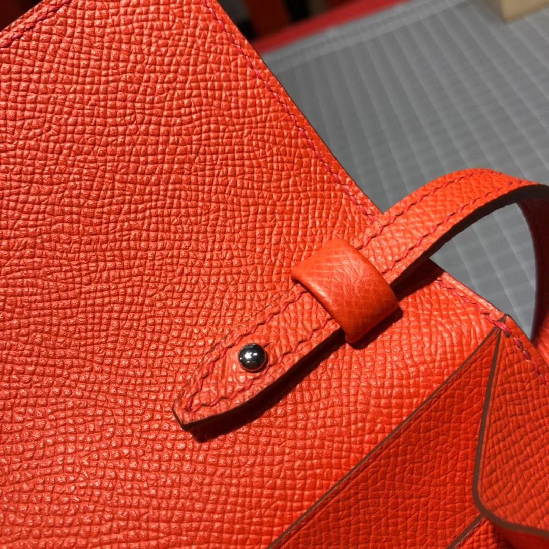 爱马仕包包官网 Hermes Clic 16CM 掌纹牛皮新款单肩斜挎女包 橙色 银扣