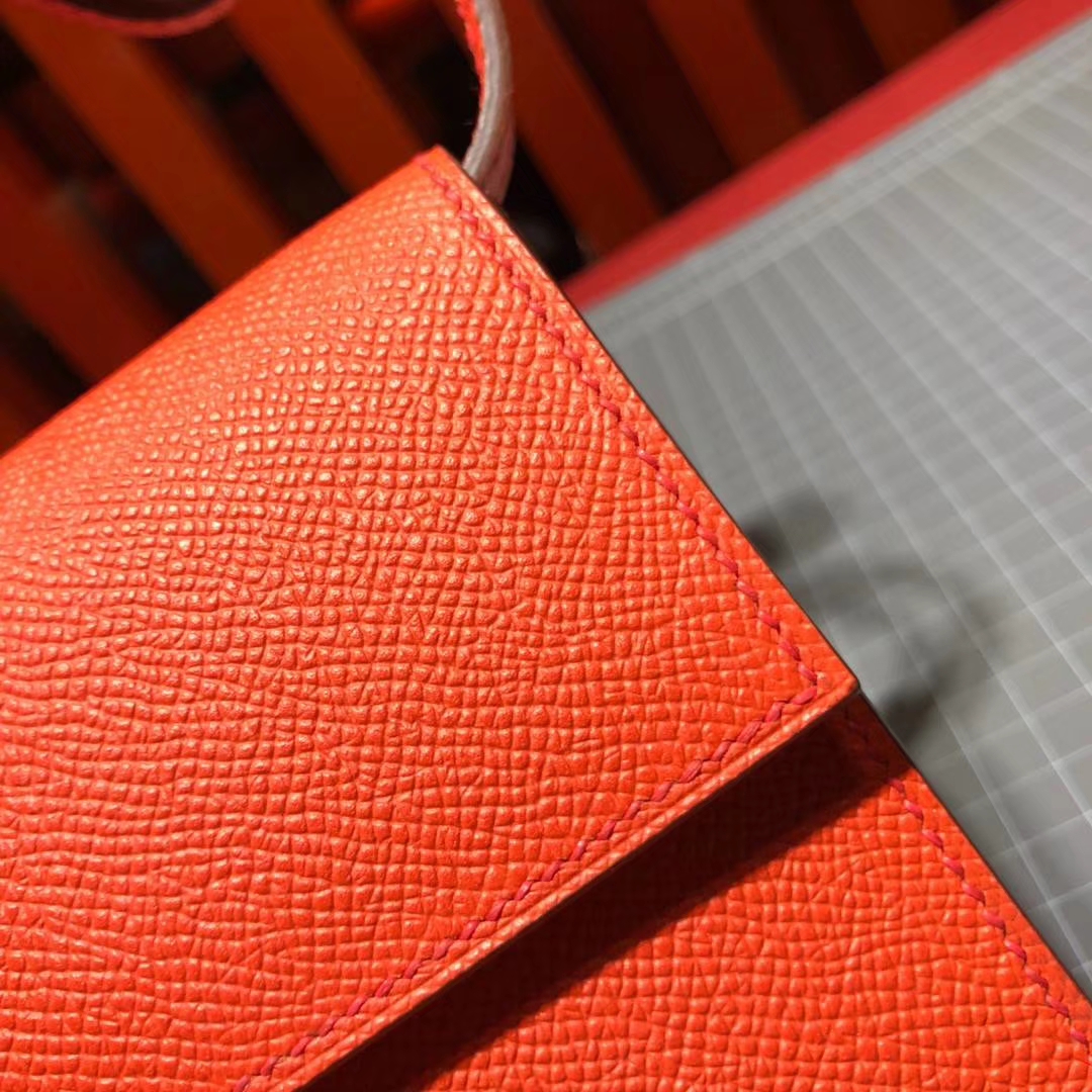 爱马仕包包官网 Hermes Clic 16CM 掌纹牛皮新款单肩斜挎女包 橙色 银扣