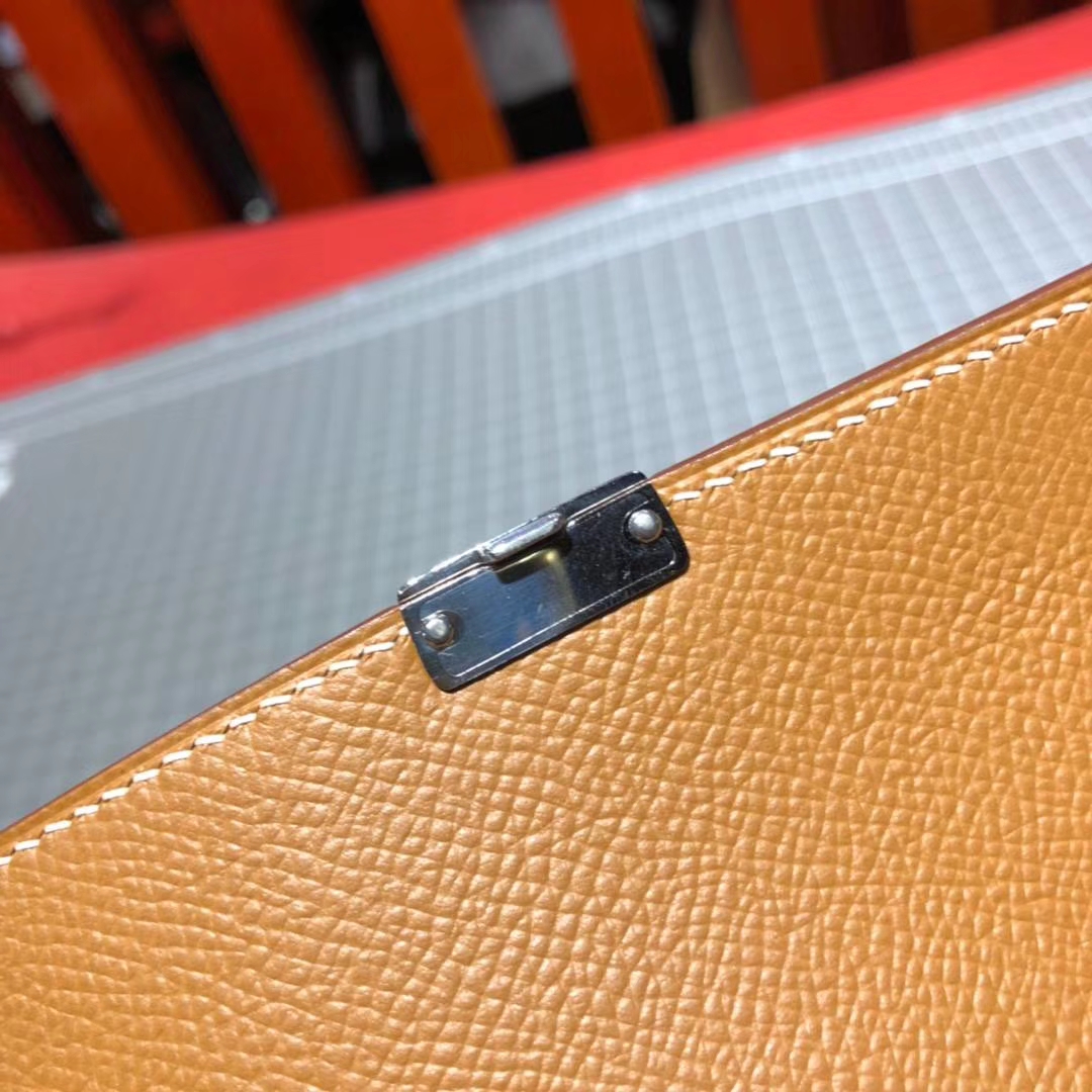 爱马仕新款女包 Hermes Clic16CM 土黄色Epsom牛皮单肩斜挎包 银扣