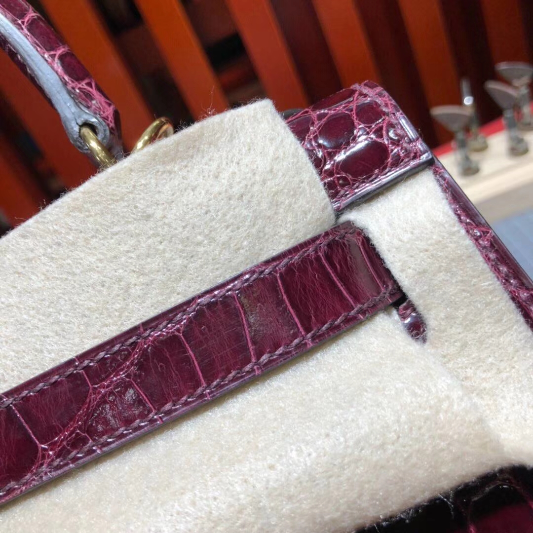 Hermes Kelly28CM 爱马仕波尔多酒红亮光尼罗鳄鱼皮凯莉包 金扣