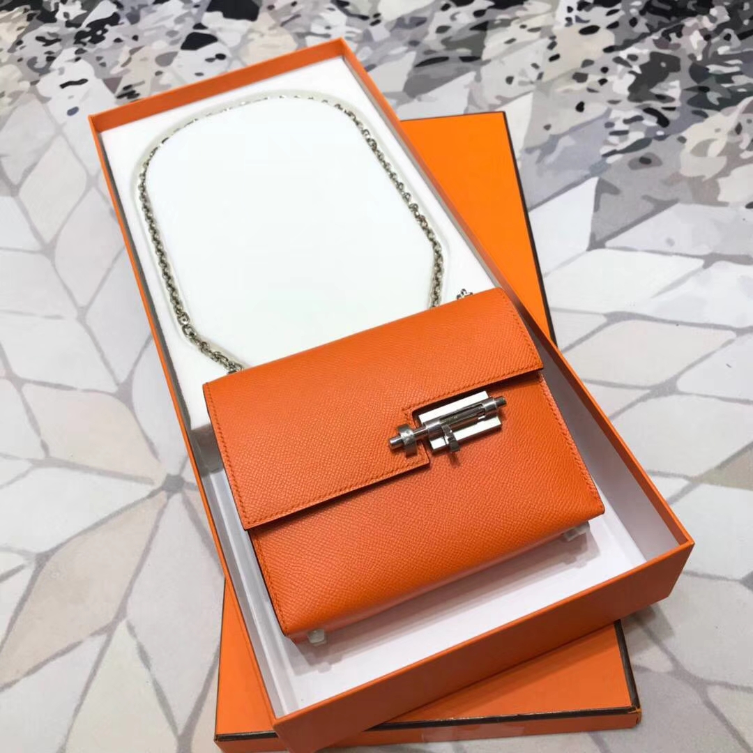 爱马仕新款女包 Hermes Verrou18CM 橙色Epsom牛皮手枪包 银扣