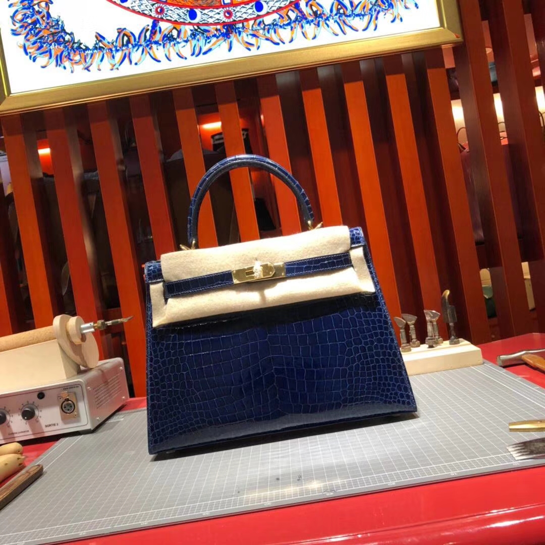 爱马仕Kelly包包 Hermes宝石蓝亮光两点鳄鱼皮凯莉包Kelly28CM 金扣