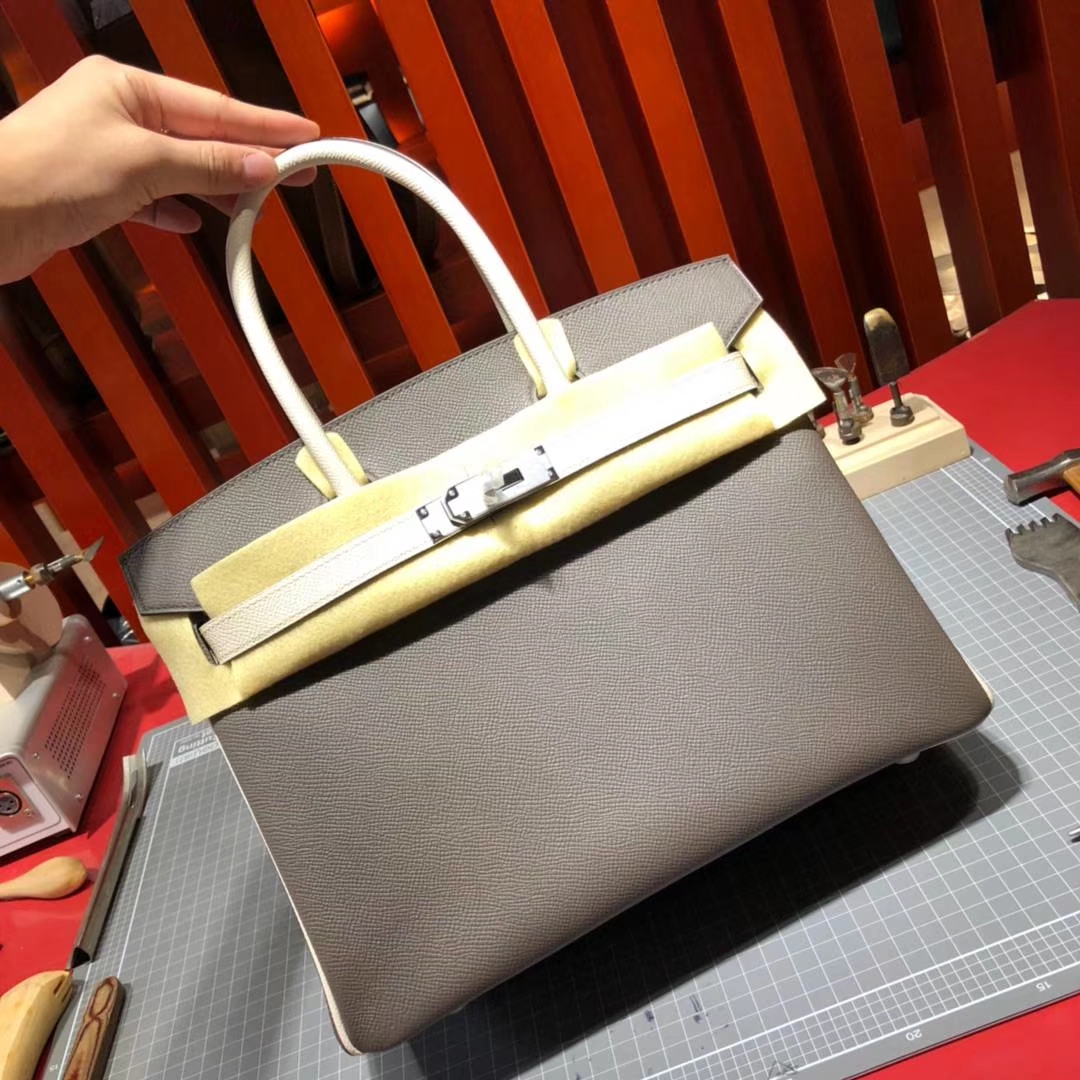 爱马仕铂金包价格 Hermes铁灰拼奶昔白原厂掌纹牛皮Birkin30CM 银扣