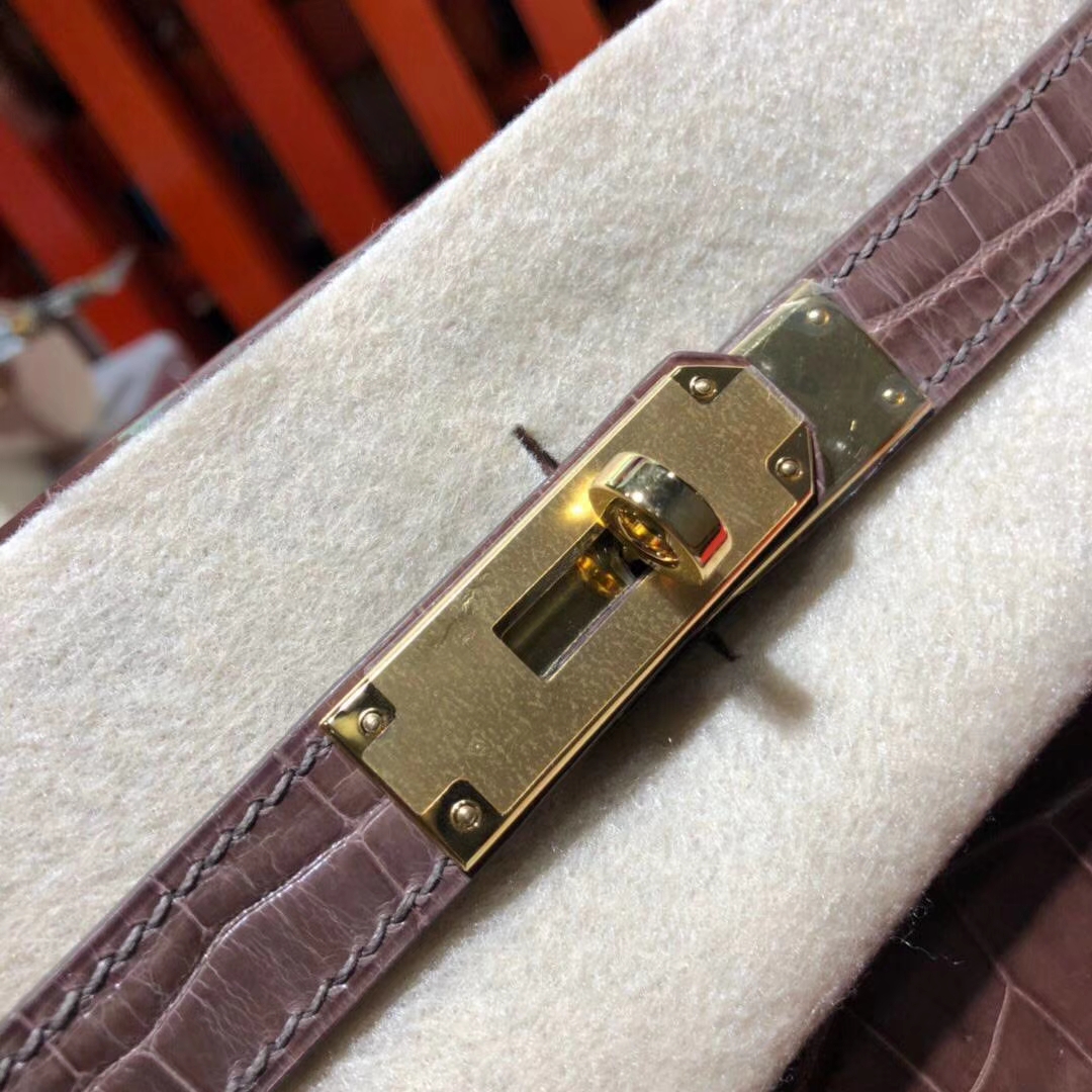 Hermes包包官网 爱马仕亮光两点鳄鱼皮凯莉包Kelly28CM 啡色 金扣