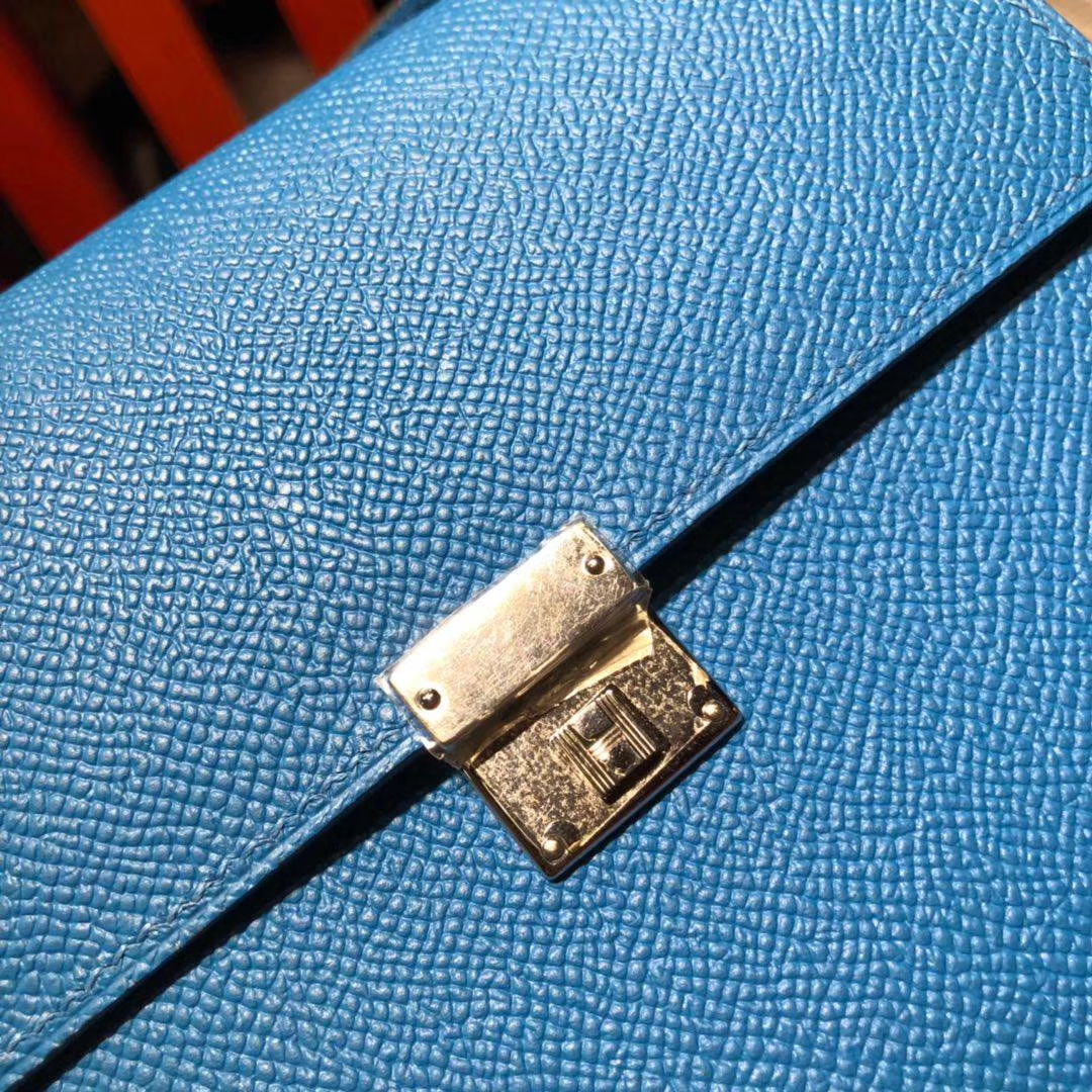 爱马仕包包价格 Hermes Clic16CM 坦桑尼亚蓝进口掌纹牛皮斜挎女包 银扣