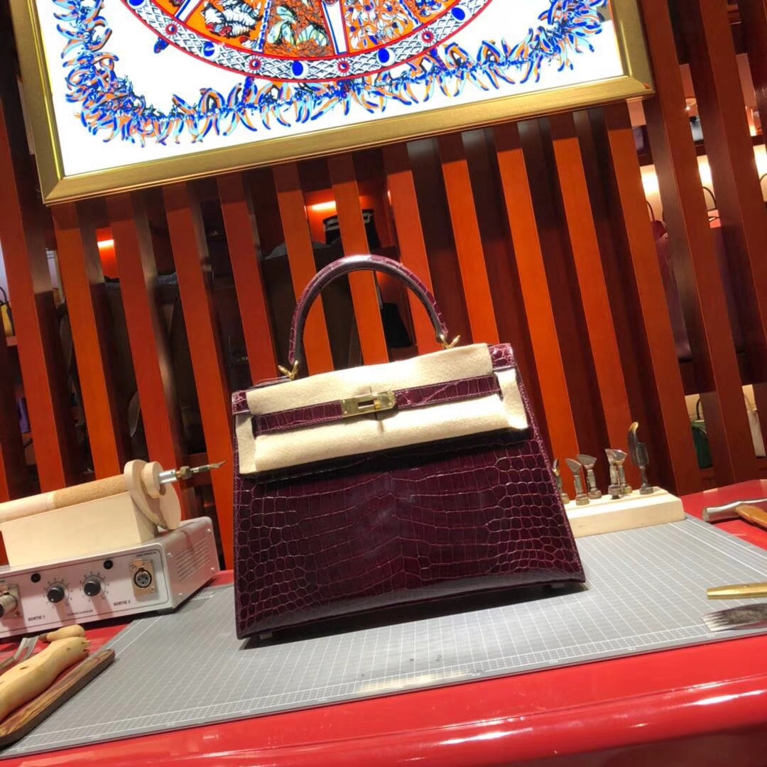 Hermes Kelly28CM 爱马仕波尔多酒红亮光尼罗鳄鱼皮凯莉包 金扣