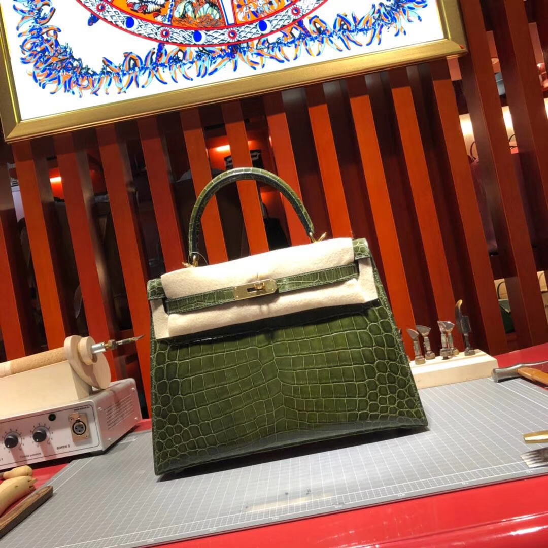 爱马仕凯莉包价格 Hermes Kelly28CM 丛林绿两点尼罗鳄鱼皮 金扣