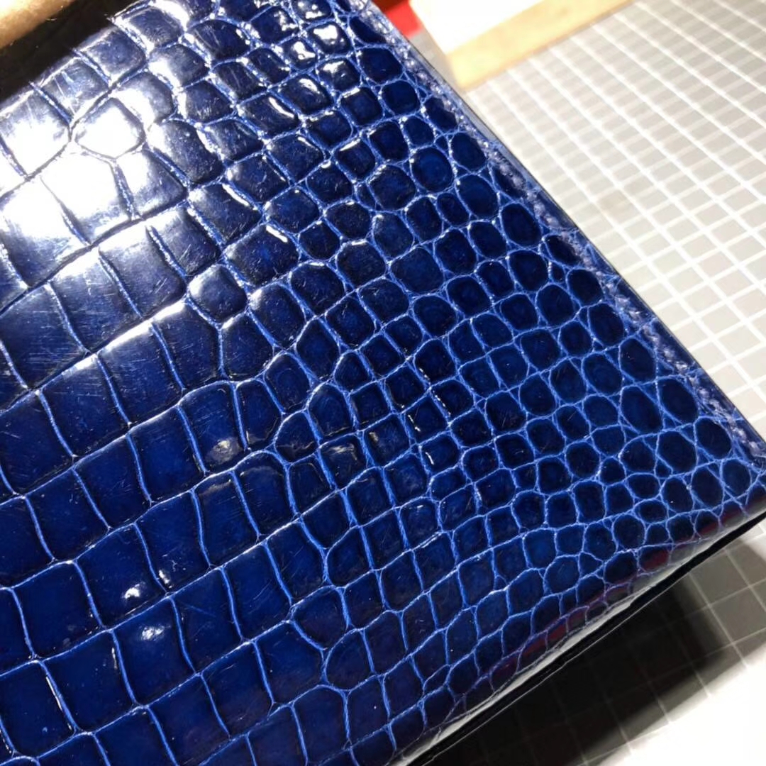 爱马仕Kelly包包 Hermes宝石蓝亮光两点鳄鱼皮凯莉包Kelly28CM 金扣