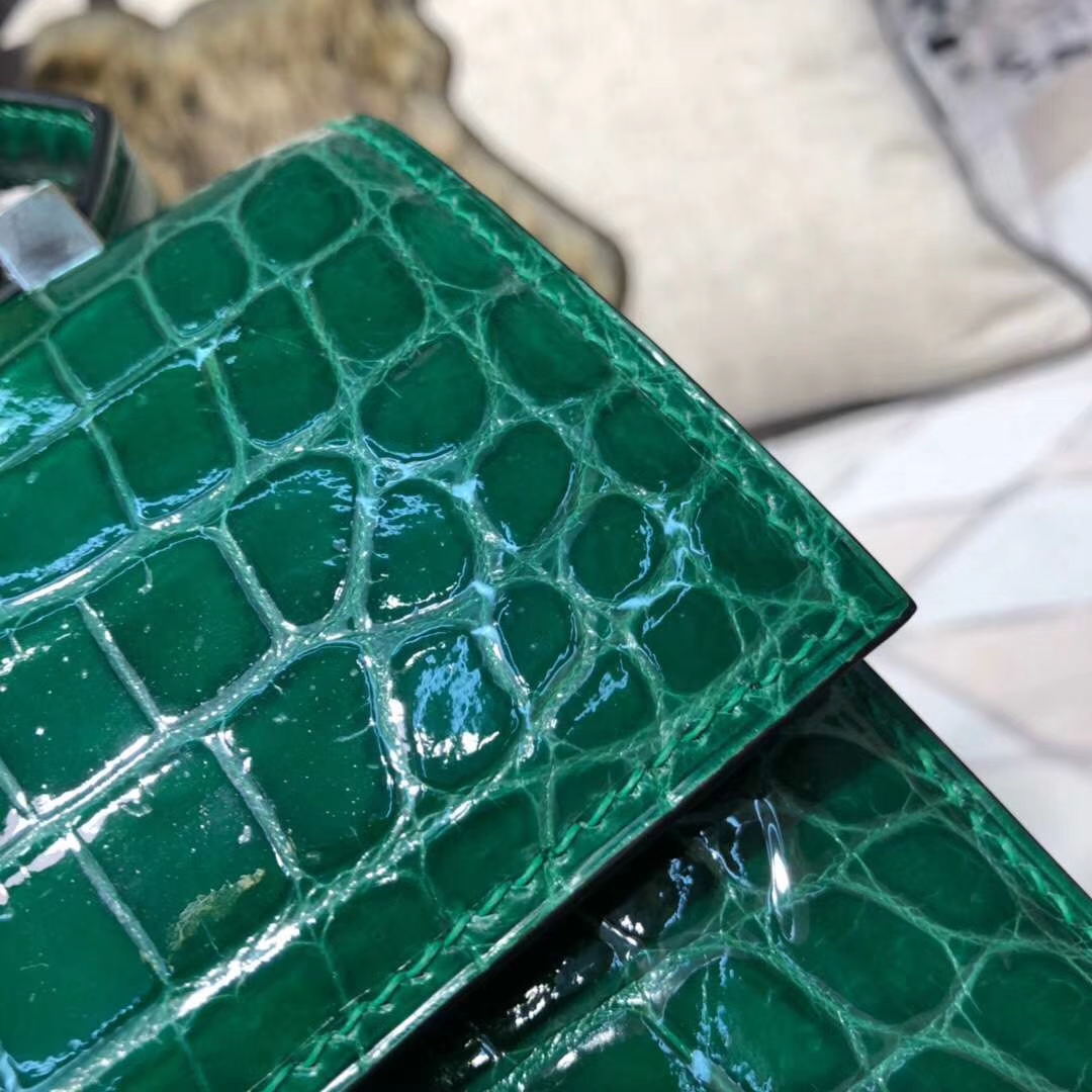 爱马仕手枪包 Hermes Verrou24CM 绿色亮面鳄鱼皮单肩斜挎包 银扣