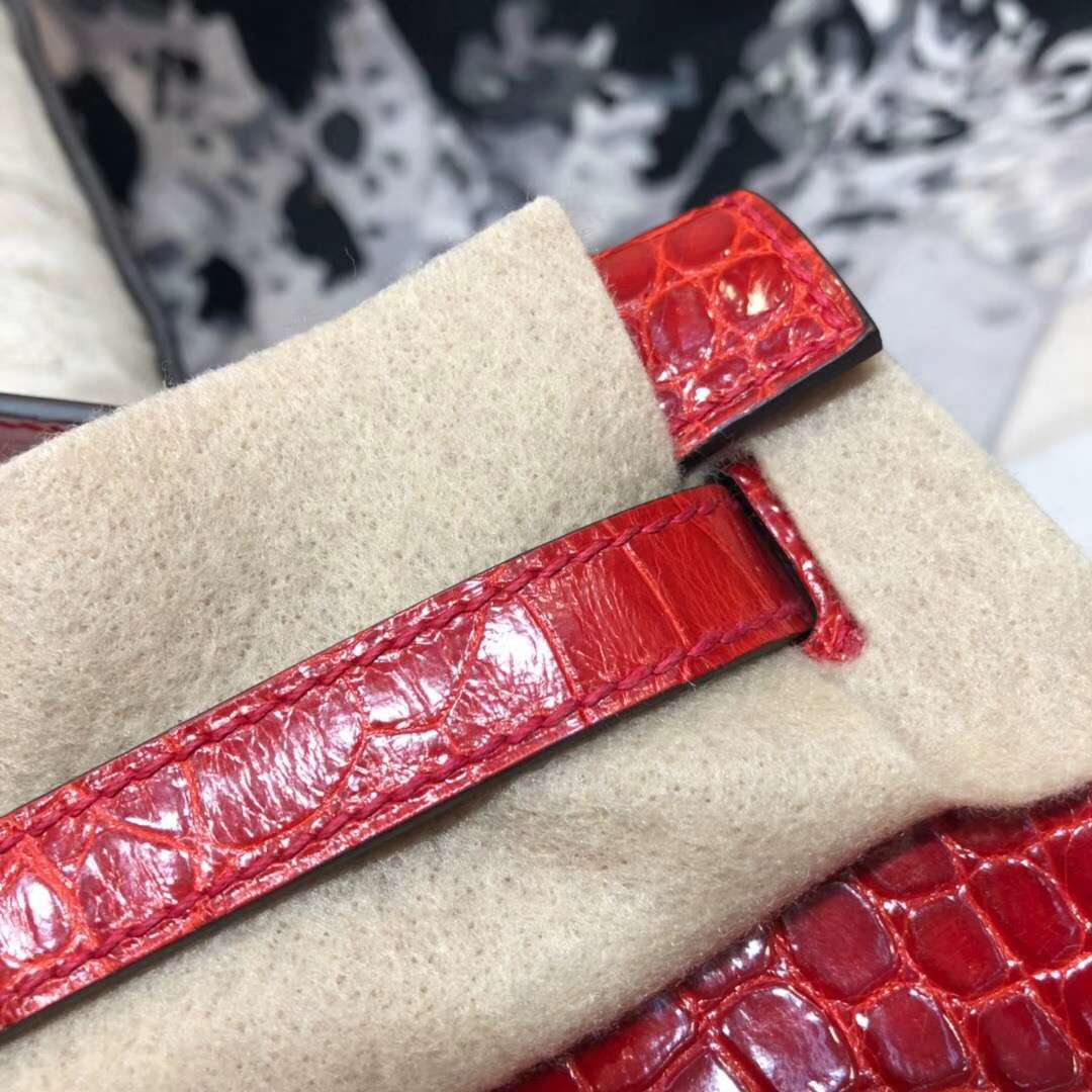 爱马仕包包价格 Hermes Minikelly22CM 法拉利红亮光鳄鱼皮迷你凯莉包 金扣