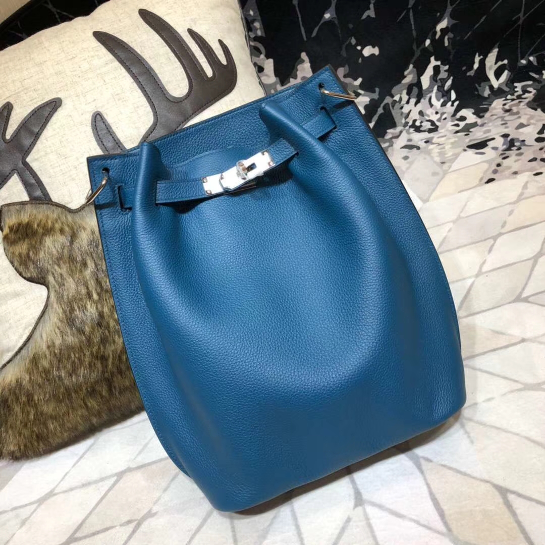 爱马仕水桶包价格 Hermes So Kelly22CM 加利西亚蓝进口TC牛皮 银扣