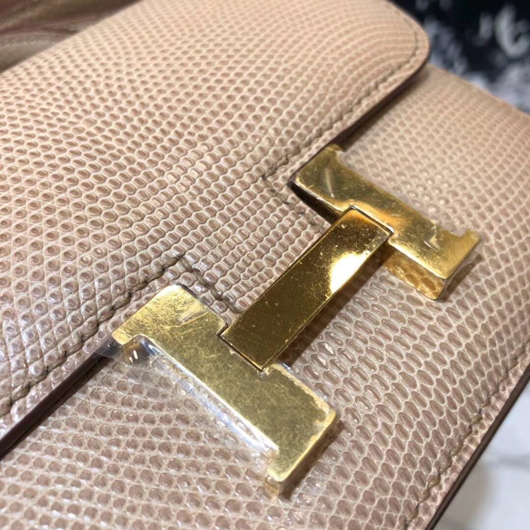 爱马仕空姐包价格 Hermes Constance19CM 杏色蜥蜴背皮康斯坦包 金扣