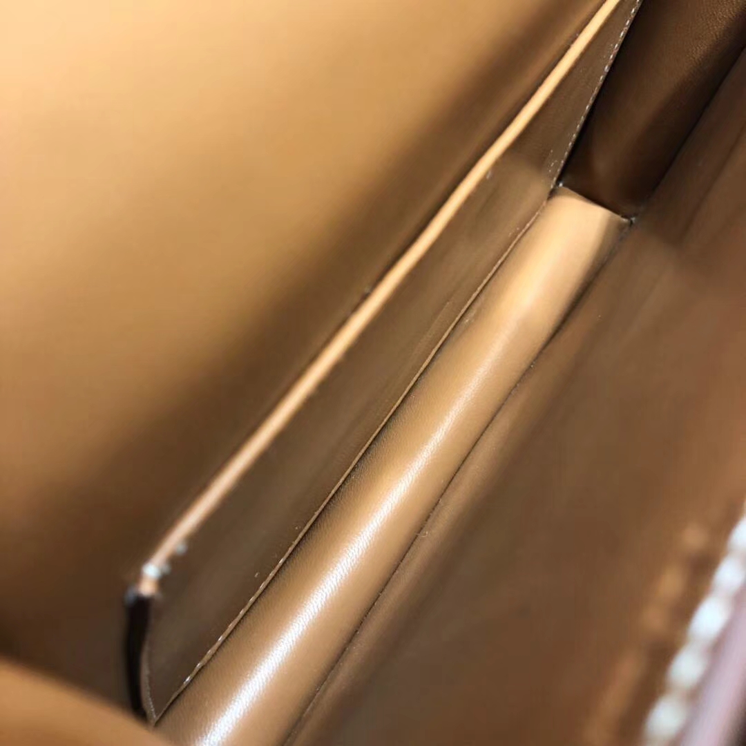 爱马仕康斯坦包价格 Hermes Constance23CM CC37土黄色原厂掌纹牛皮 银扣