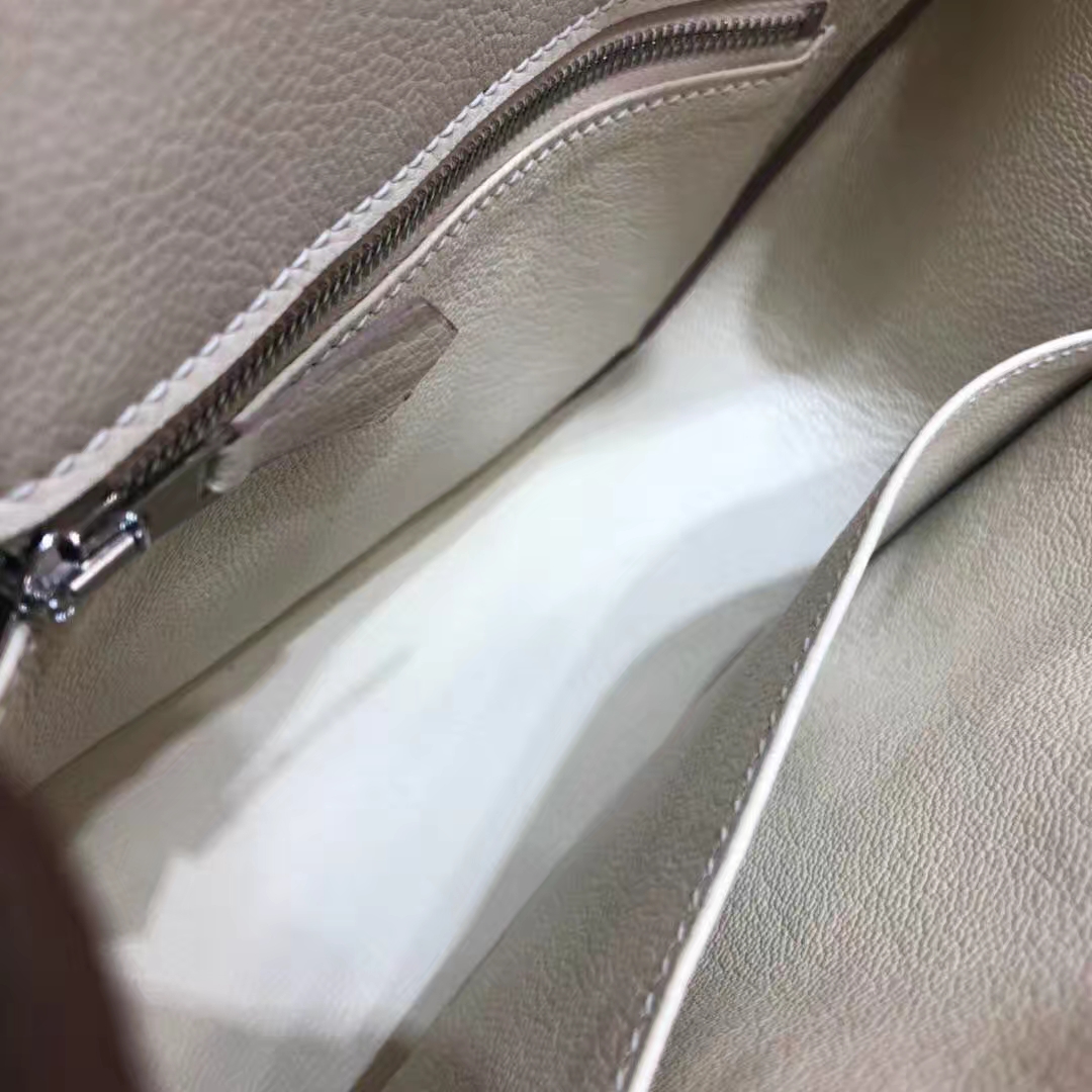 爱马仕新款女包 Hermes原厂御用Eve牛皮Parfums肩背包 奶昔白 银扣