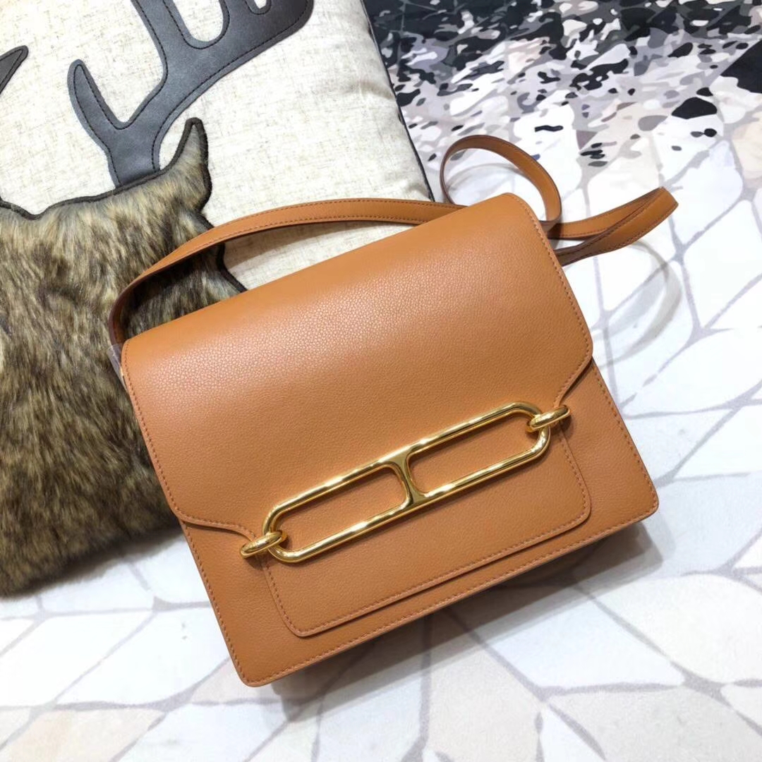 Hermes包包官网 爱马仕原厂Eve牛皮猪鼻子包Roulis24CM 土黄色