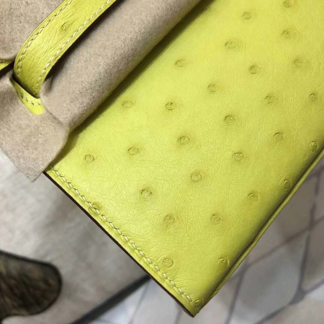 顶级蜡线缝制 Hermes爱马仕鹅蛋黄南非鸵鸟皮迷你凯莉包Minikelly22CM 金扣