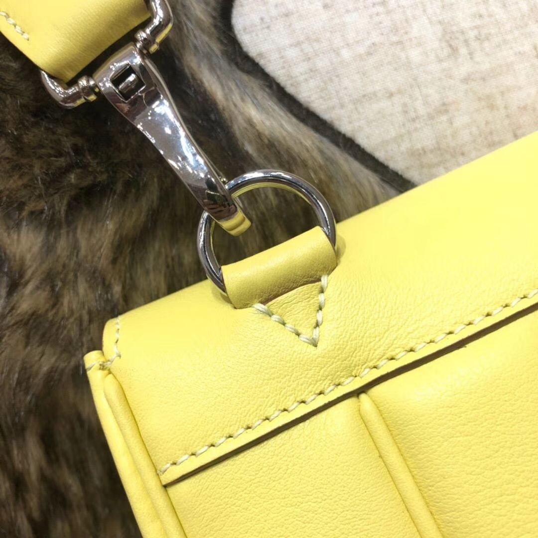 爱马仕新款包包 Hermes原厂Swift牛皮Parfums单肩斜挎包 鹅蛋黄 银扣
