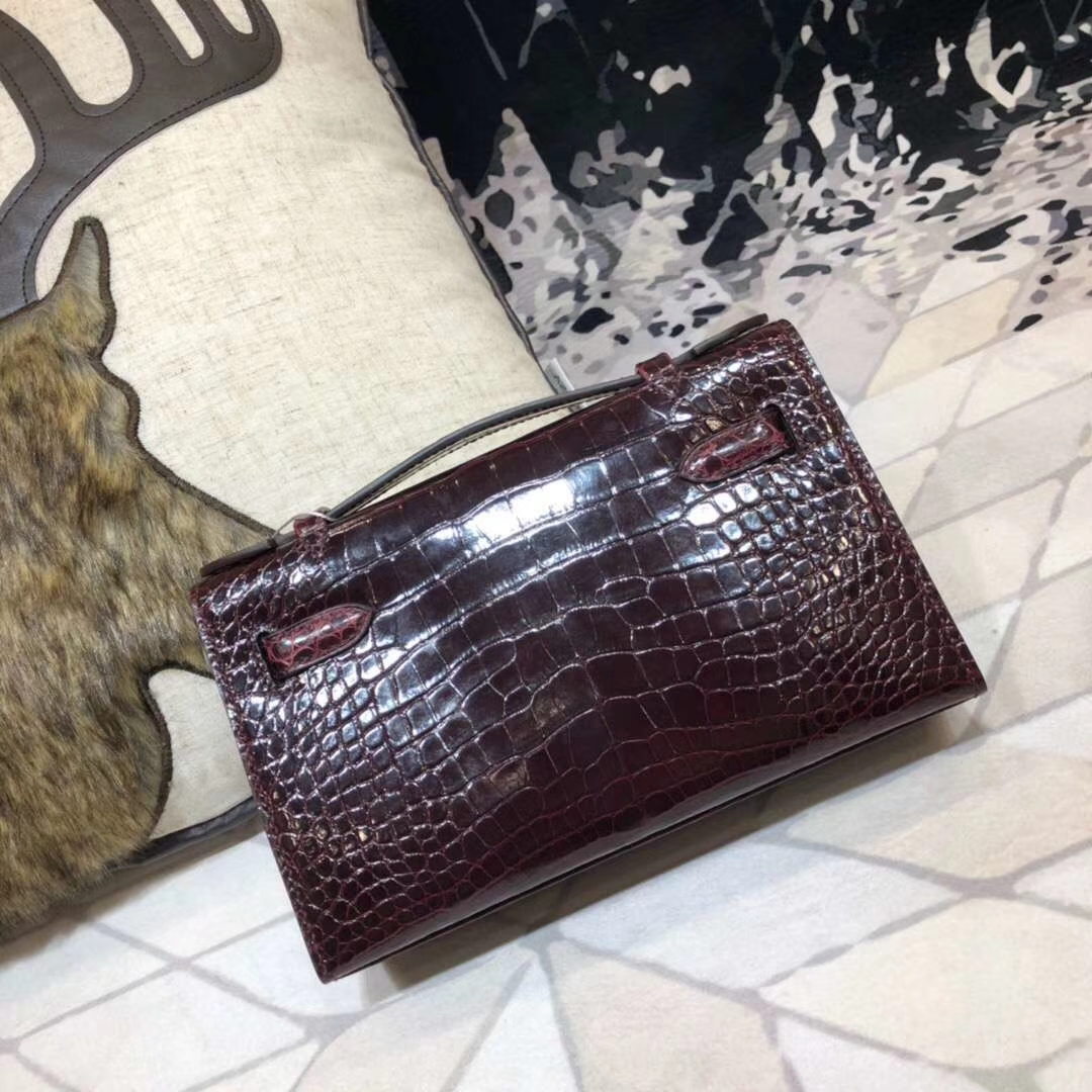 Hermes Minikelly22CM 爱马仕波尔多酒红亮光鳄鱼皮迷你凯莉包手拿包 金扣
