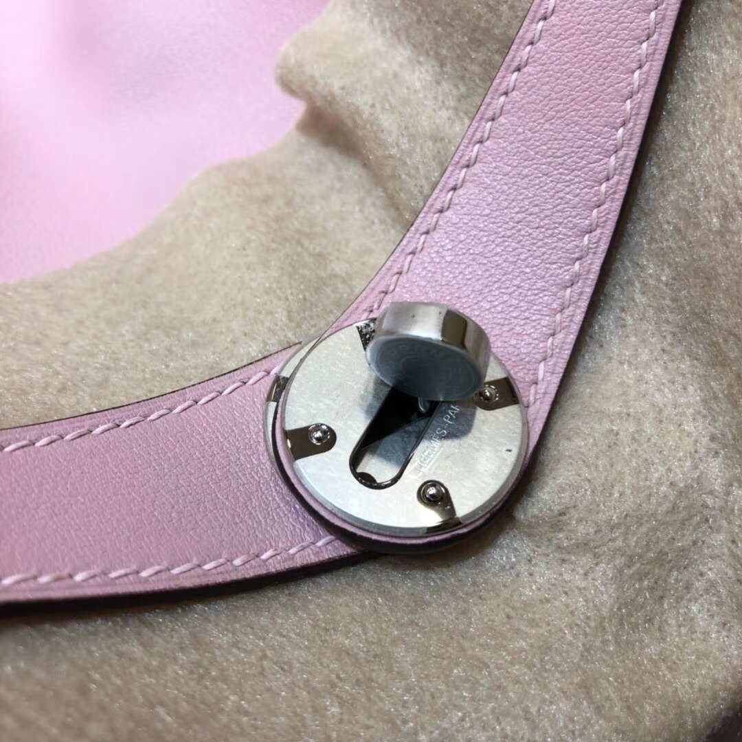 爱马仕琳迪包尺寸 Hermes原厂Swift牛皮编织肩带Lindy26CM 3Q芭比粉