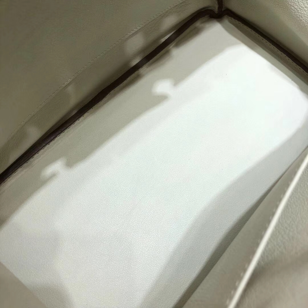 爱马仕包包尺寸 Hermes奶昔白色原厂Togo小牛皮铂金包Birkin30CM 金扣