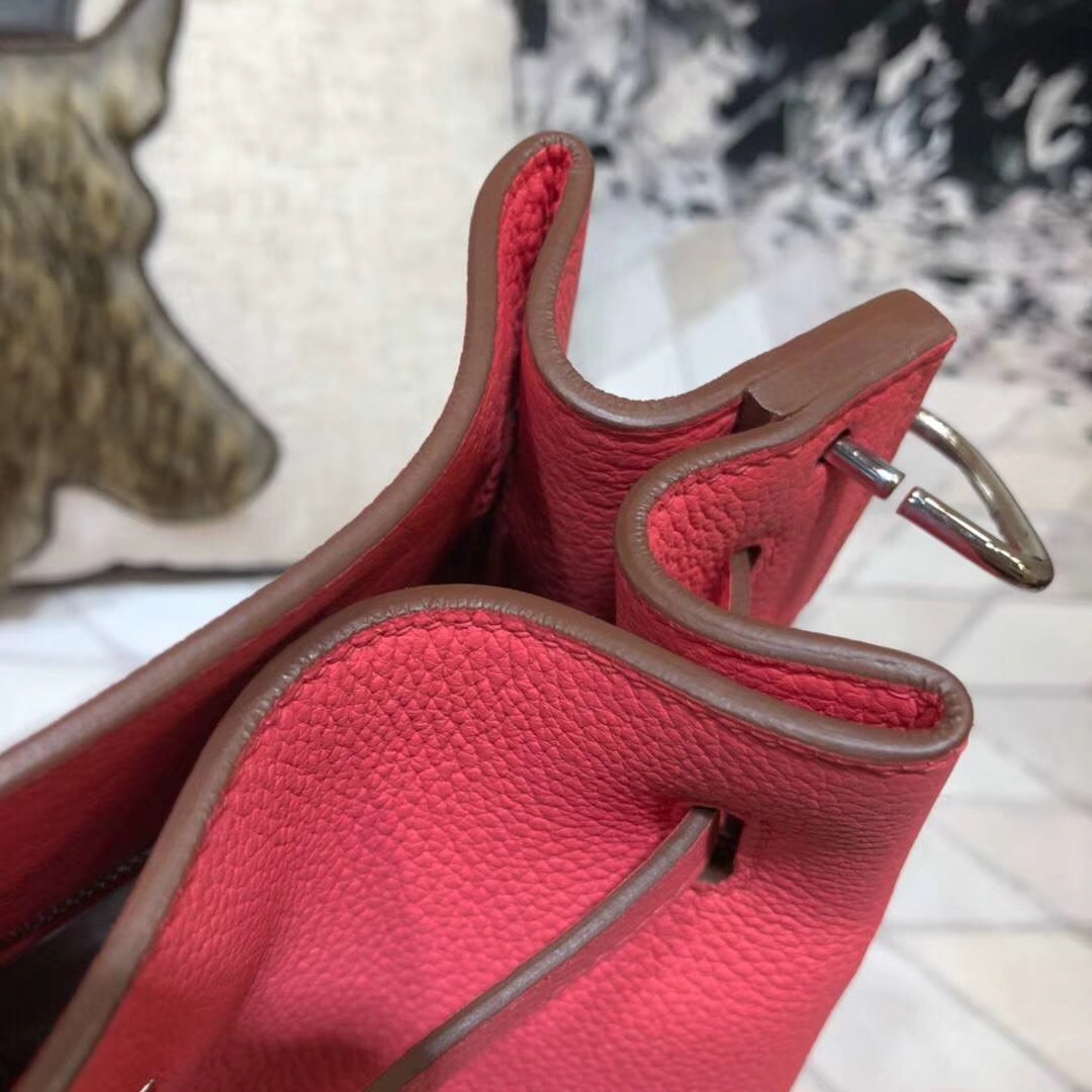 Hermes新款女包 爱马仕8W唇膏粉进口TC牛皮So Kelly水桶包22CM 银扣