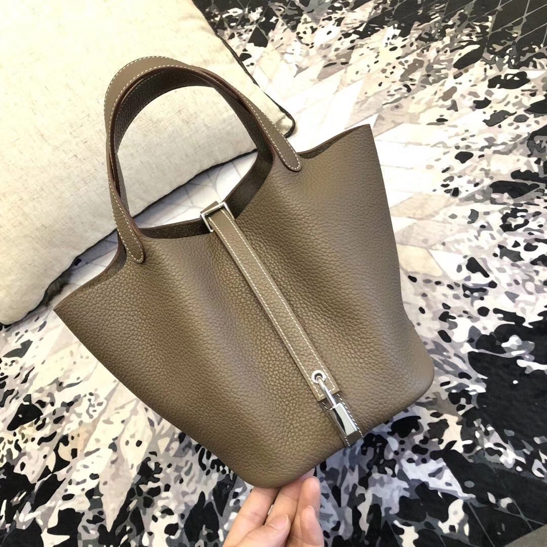 爱马仕包包官网 Hermes Picotin18CM顶级Clemence牛皮菜篮子包 大象灰 银扣