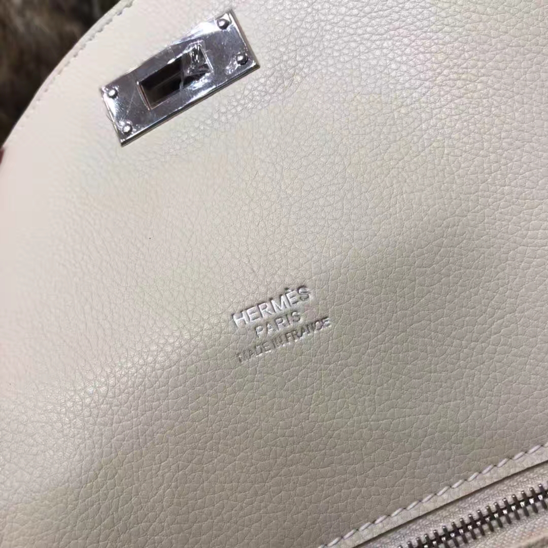爱马仕新款女包 Hermes原厂御用Eve牛皮Parfums肩背包 奶昔白 银扣