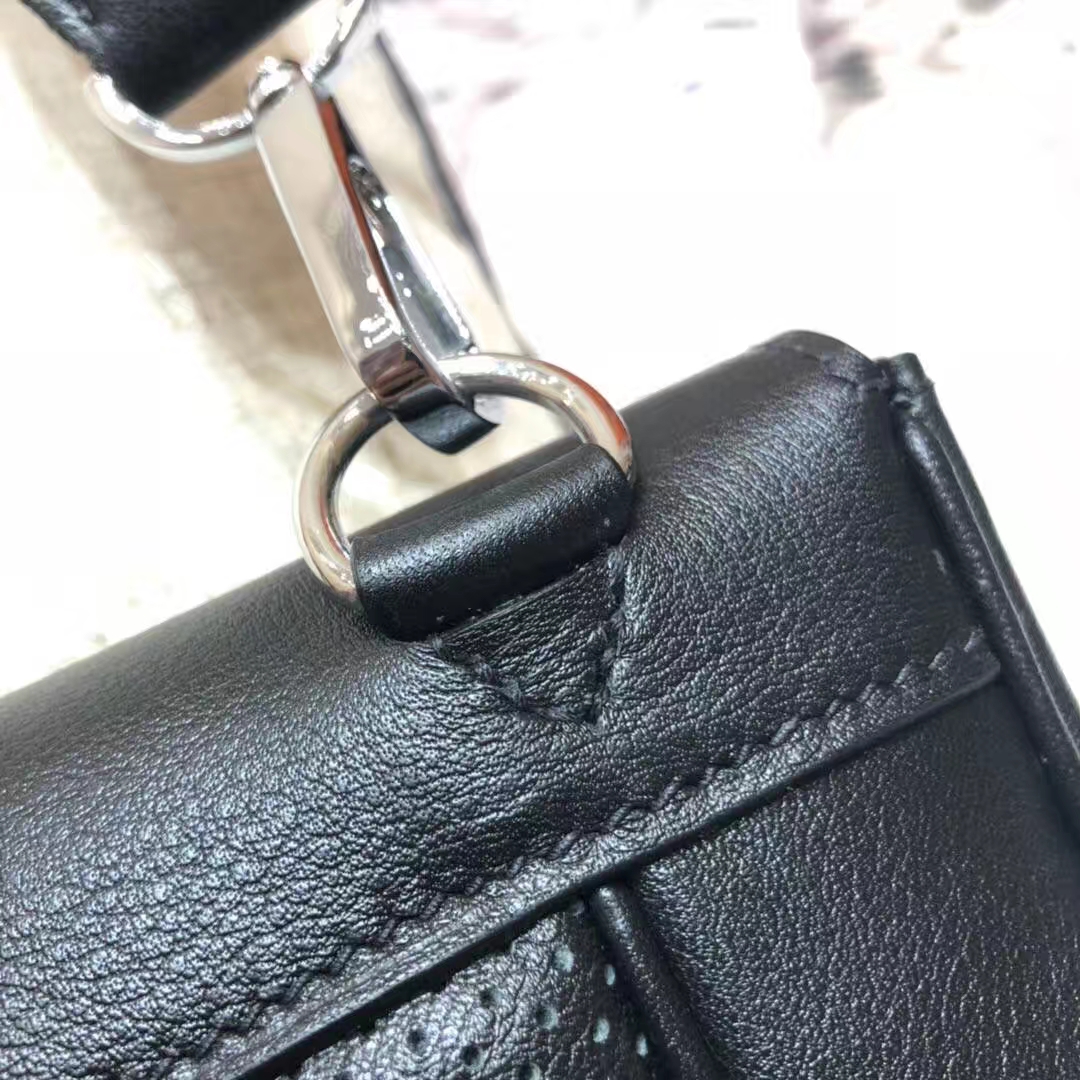 爱马仕新款女包 Hermes Parfums包包 打孔黑色原厂Swift牛皮 银扣