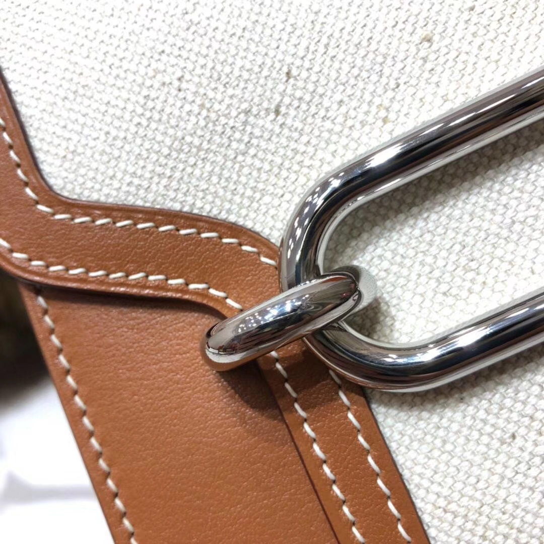 Hermes Roulis24CM 爱马仕土黄色Swift牛皮拼帆布猪鼻子包斜挎包 银扣