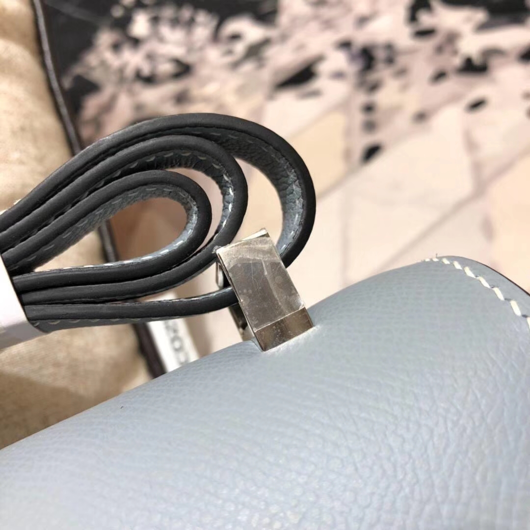 爱马仕包包官网 Hermes Constance23CM J7亚麻蓝原厂Epsom牛皮 金扣