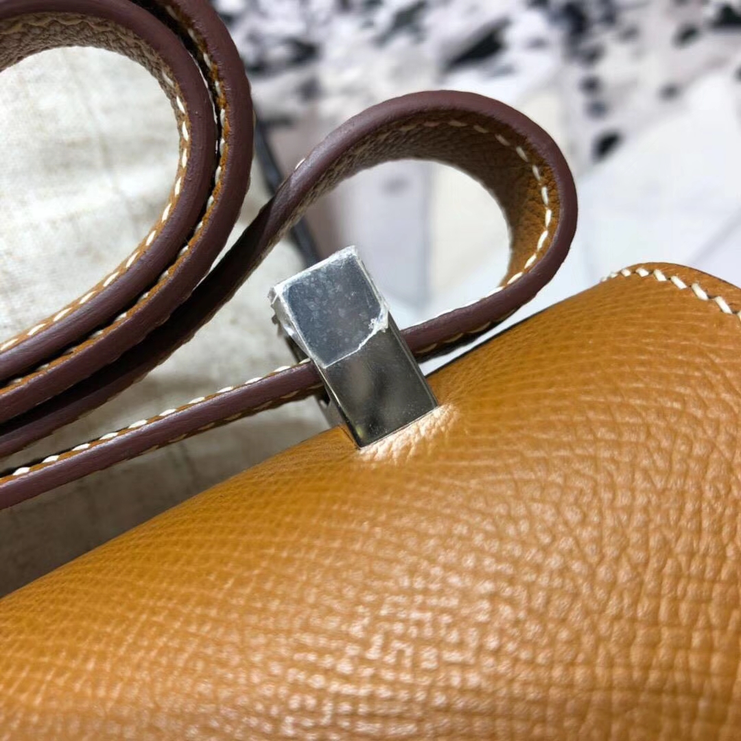 爱马仕康斯坦包价格 Hermes Constance23CM CC37土黄色原厂掌纹牛皮 银扣