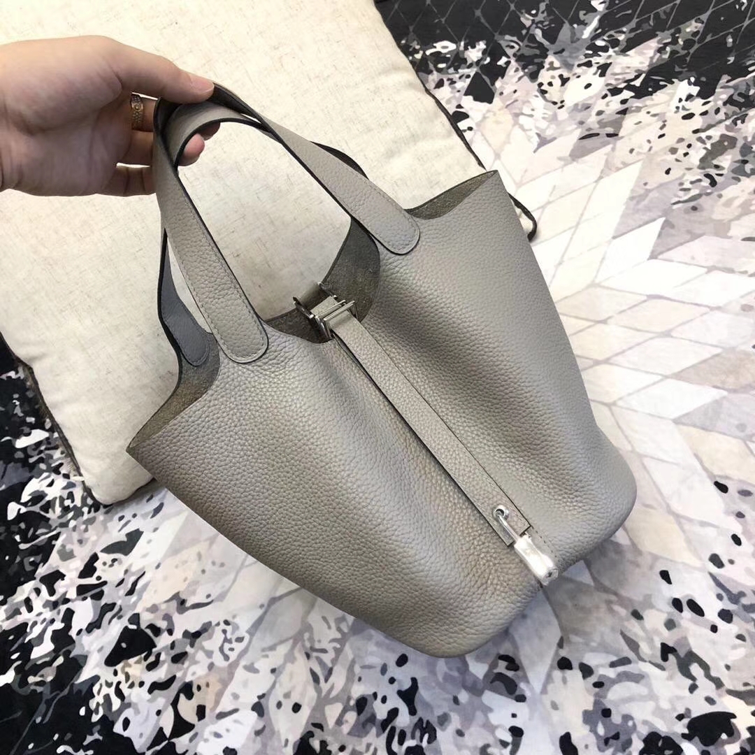 爱马仕菜篮子包价格 Hermes冰川灰顶级Clemence牛皮Picotin18CM 银扣