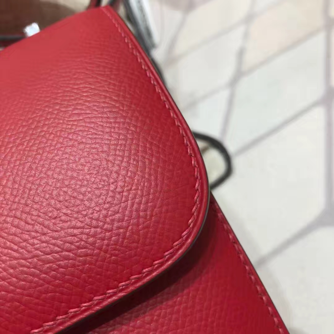 Hermes包包官网 爱马仕原厂掌纹牛皮康斯坦包Constance19CM 中国红