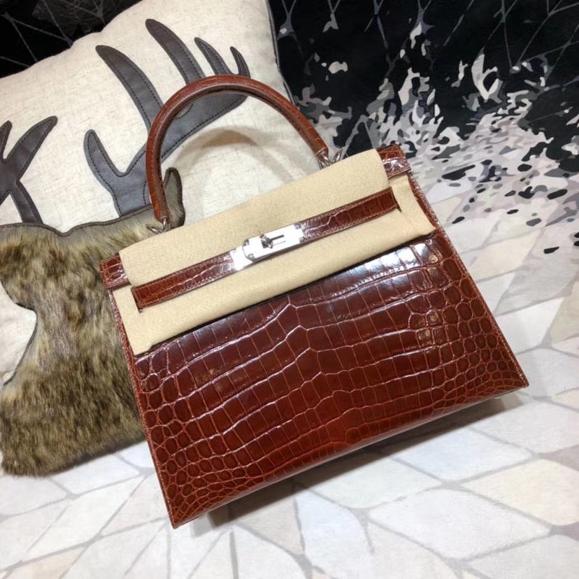 Hermes Kelly28CM 爱马仕焦糖色亮光尼罗鳄鱼皮外缝凯莉包 银扣