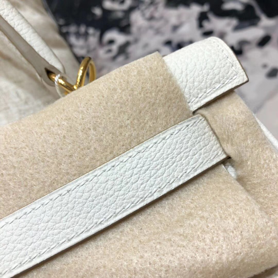 广州白云皮具城 Hermes爱马仕CC10奶昔白Togo小牛皮凯莉包Kelly28CM 金扣