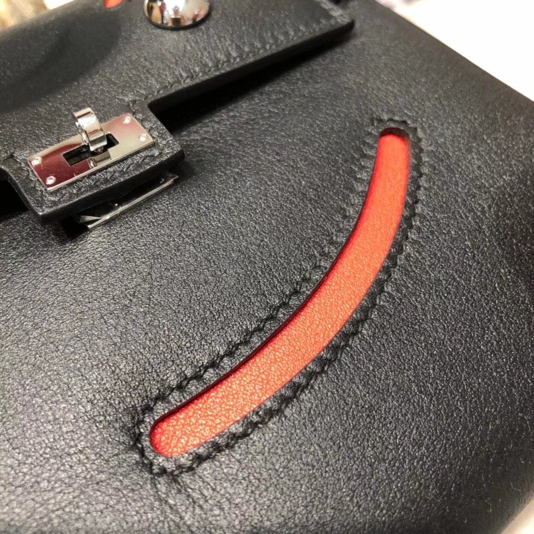 爱马仕新款女包 Hermes Kelly Doll 黑色原厂Swift牛皮凯莉娃娃包 银扣