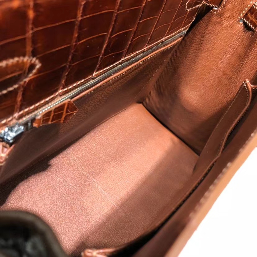 Hermes Kelly28CM 爱马仕焦糖色亮光尼罗鳄鱼皮外缝凯莉包 银扣