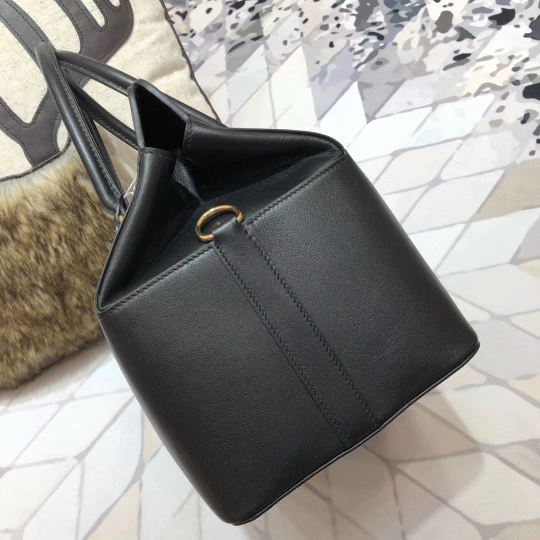 爱马仕女包价格 Hermes Toolbox26CM 黑色swift牛皮牛奶包 金扣