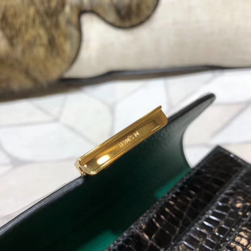 爱马仕康斯坦钱包 Hermes黑色鳄鱼皮拼丝绒绿内里Constance短款钱夹 金扣
