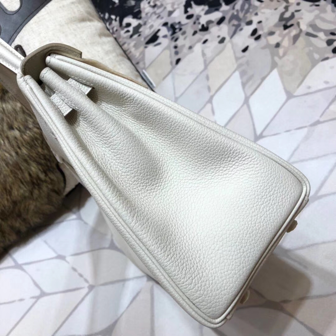 广州白云皮具城 Hermes爱马仕CC10奶昔白Togo小牛皮凯莉包Kelly28CM 金扣