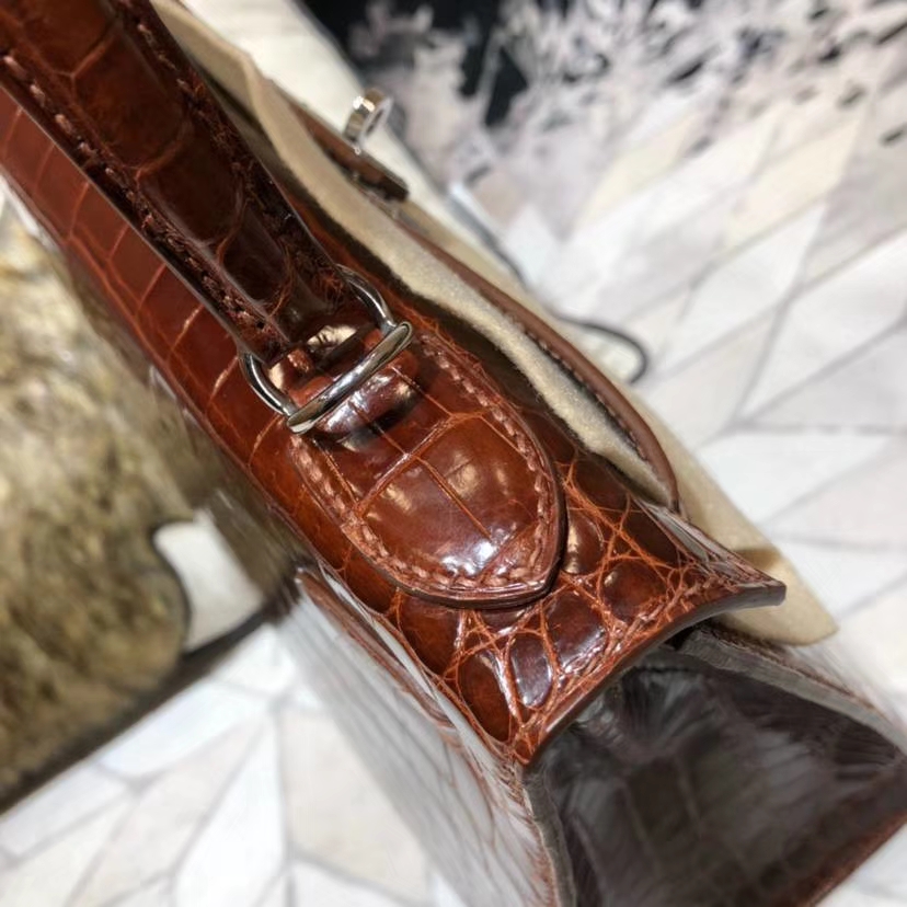 Hermes Kelly28CM 爱马仕焦糖色亮光尼罗鳄鱼皮外缝凯莉包 银扣
