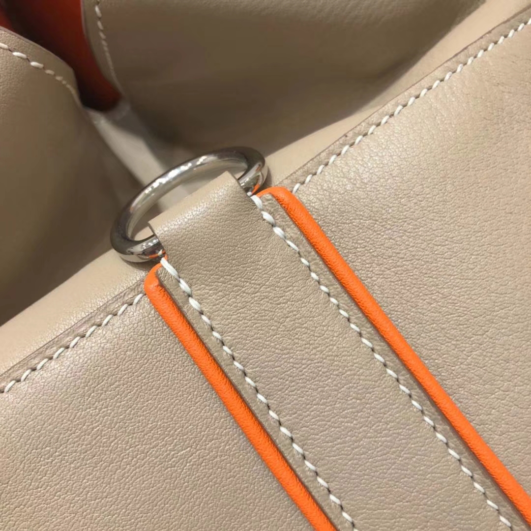 Hermes包包官网 爱马仕浅灰拼火焰橙牛奶包Toolbox26cm 银扣