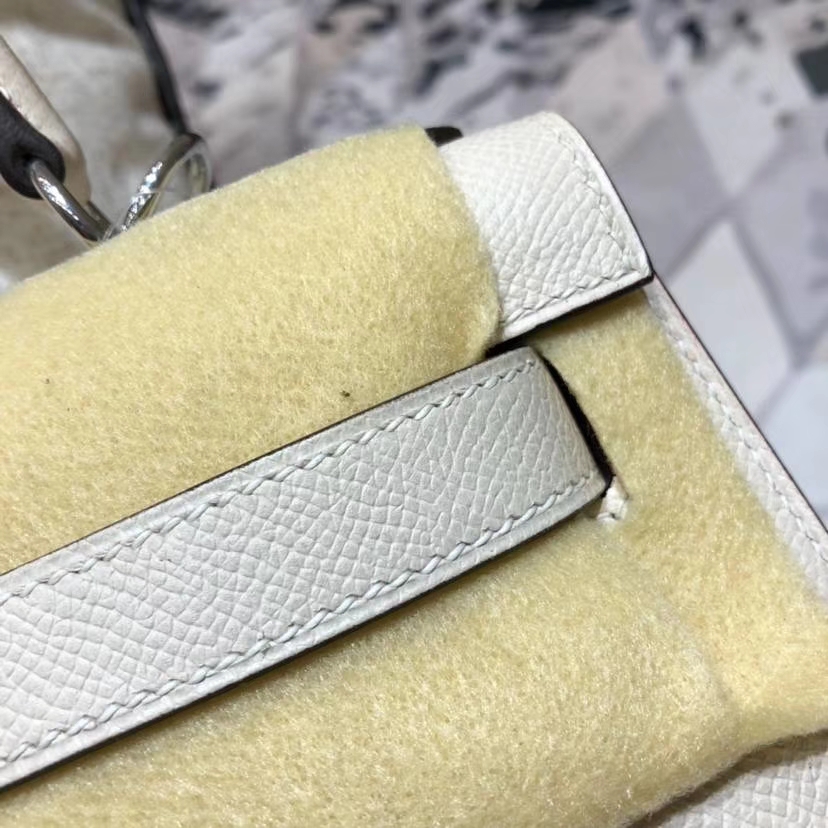 爱马仕Kelly女包 Hermes奶昔白顶级Epsom牛皮凯莉包Kelly28CM 银扣