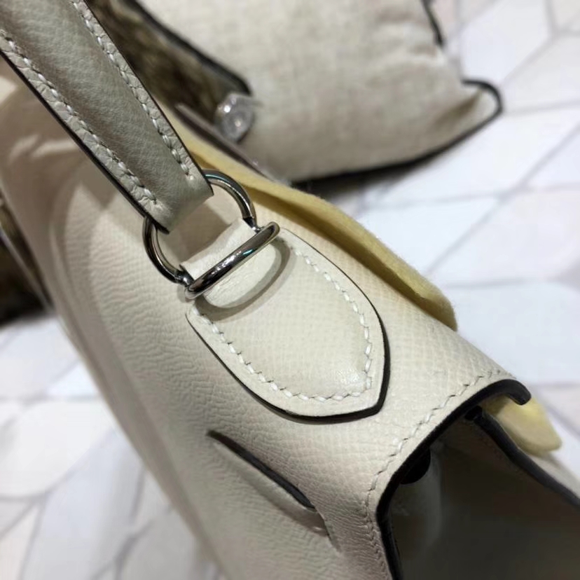 爱马仕Kelly女包 Hermes奶昔白顶级Epsom牛皮凯莉包Kelly28CM 银扣