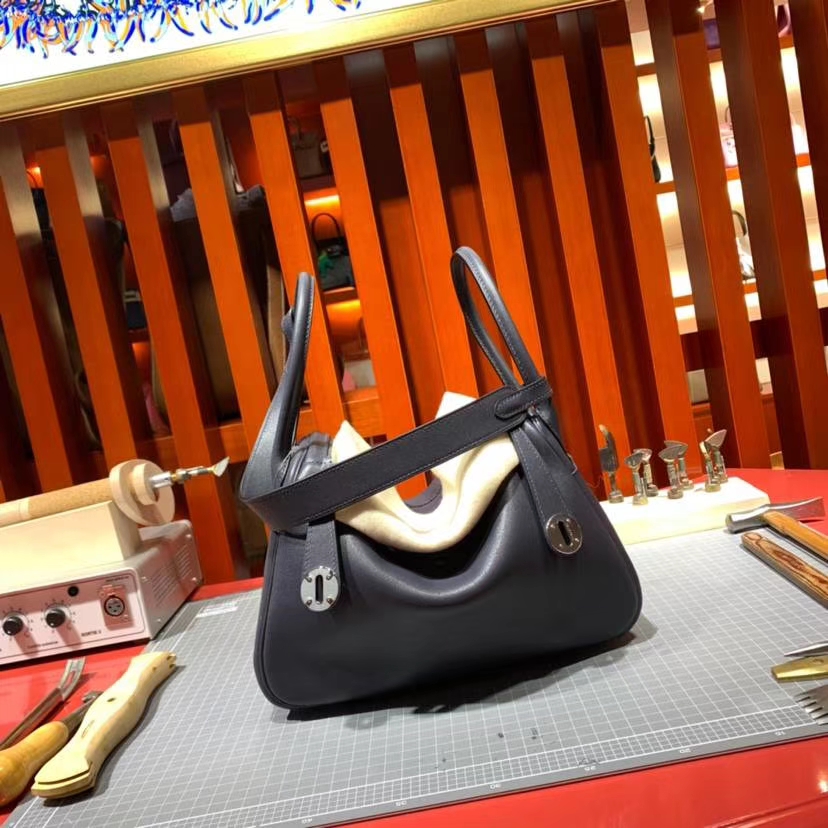 爱马仕琳迪包 Hermes Lindy26CM 午夜蓝原厂御用Swift牛皮 银扣
