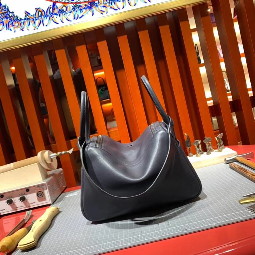 爱马仕琳迪包 Hermes Lindy26CM 午夜蓝原厂御用Swift牛皮 银扣